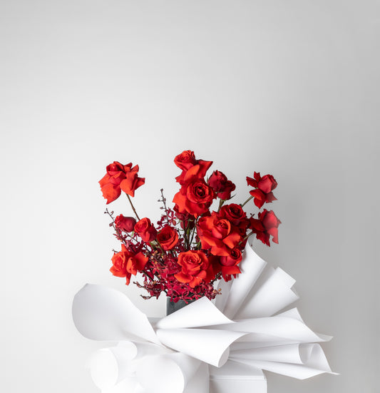 RED ROSES EN MASSE